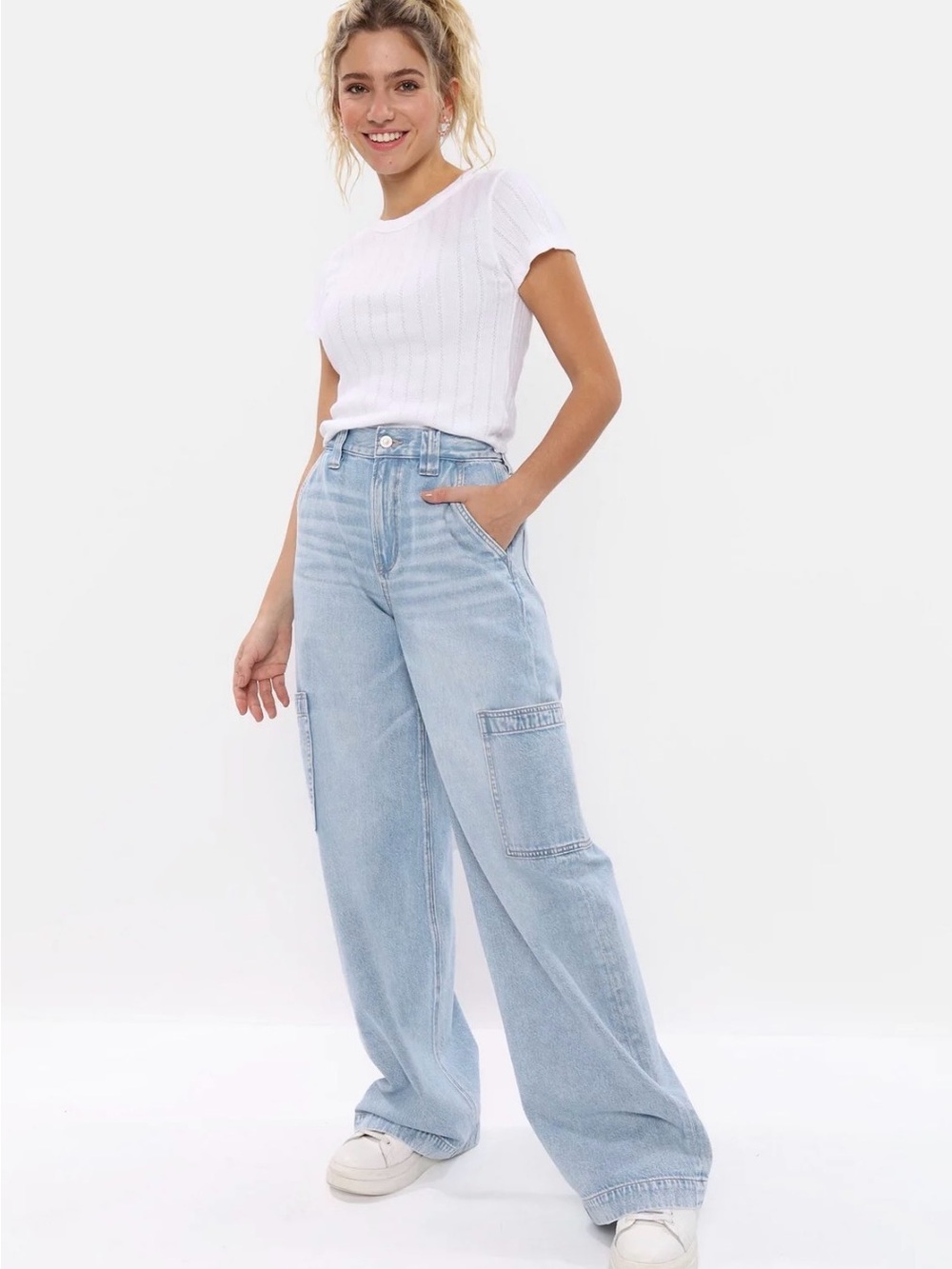 American Eagle Outfitters Light Blue Wide Leg Cargo Jeans
